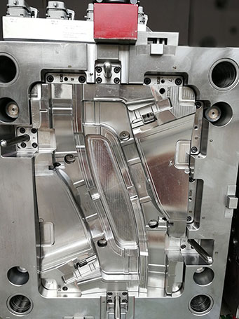 精密塑膠模具的交期需要多久？