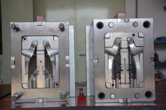 模具注塑廠在注塑加工時(shí)注塑機(jī)為什么會(huì)產(chǎn)生噪聲？