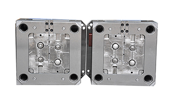 在注塑模具設(shè)計中，夾緊力是一個決定性因素嗎？