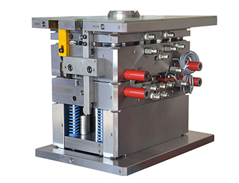  汽車電池蓋注塑模具的創(chuàng)新對(duì)汽車行業(yè)的影響。