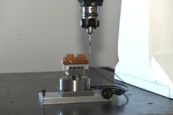 精密注塑模具加工設備的基本要求有哪些？