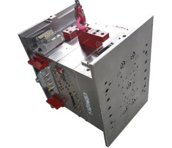 精密模具定制我是認(rèn)真的，都說我們是打鐵的，但其實我僅僅是一個普通的人。