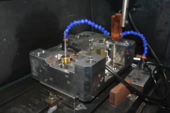 塑料注塑模具加工，十年如一日的堅持