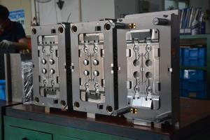 注塑模具廠家教你識別塑膠模具和注塑模具的區(qū)別