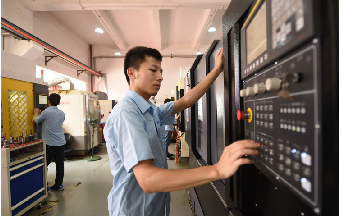 注塑生產(chǎn)塑料制品發(fā)生脆性斷裂的原因是什么？