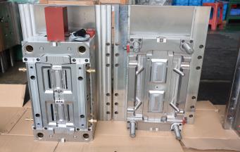 塑膠模具在何情況下必須使用熱流道？