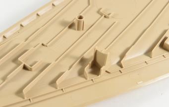 包膠二次注塑成型時，TPE軟膠粘模具如何改善？